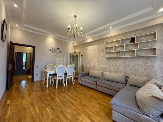 3 otaqlı Yeni tikili, Qara Qarayev m., Bakı