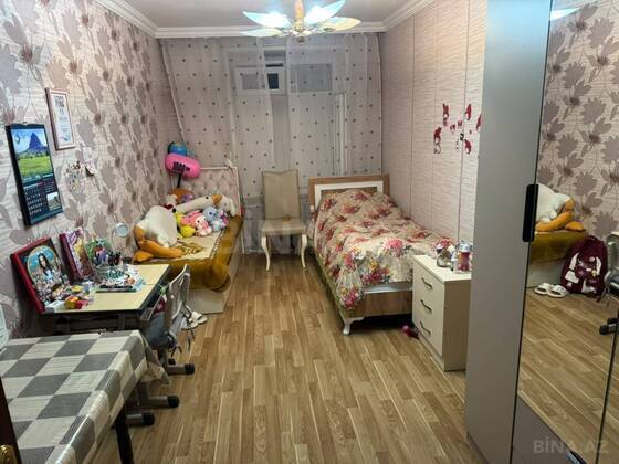 3 otaqlı Köhnə tikili, Neftçilər m., Bakı