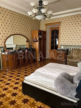 3 otaqlı Köhnə tikili, 28 May m., Bakı