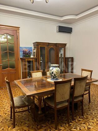 3 otaqlı Köhnə tikili, 28 May m., Bakı