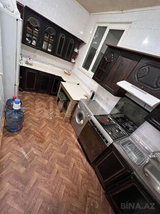 3 otaqlı Köhnə tikili, 28 May m., Bakı