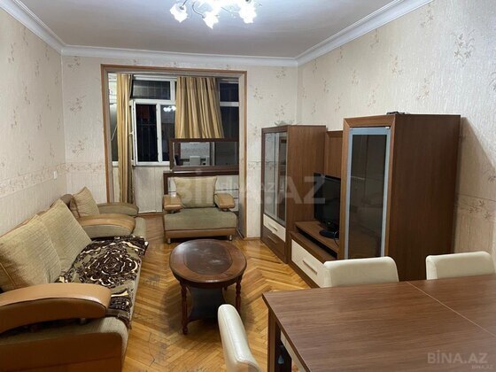 3 otaqlı Köhnə tikili, Neftçilər m., Bakı