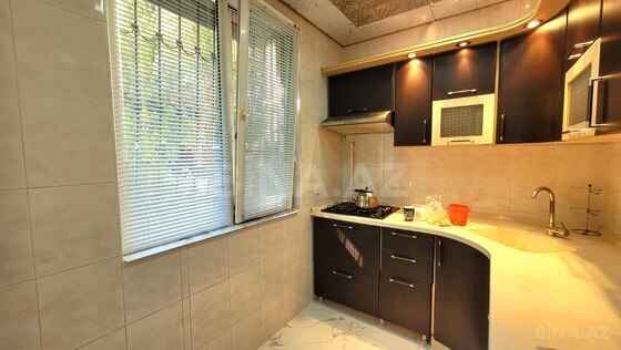 3 otaqlı Köhnə tikili, Azadlıq Prospekti m., Bakı