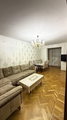 3 otaqlı Köhnə tikili, Memar Əcəmi m., Bakı