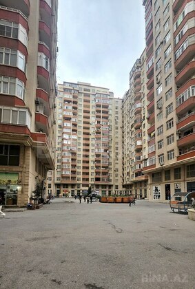 3 otaqlı Yeni tikili, 8-ci kilometr q., Bakı