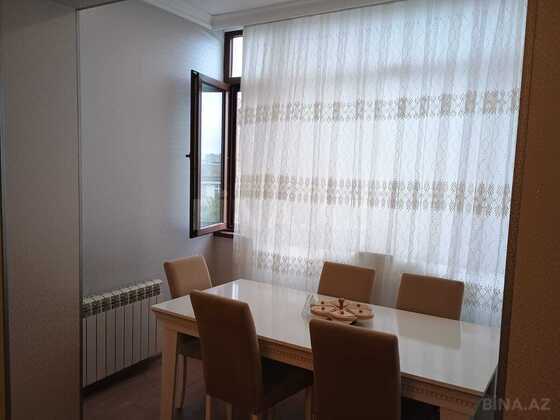 3 otaqlı Köhnə tikili, Bakıxanov q., Bakı