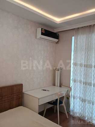 3 otaqlı Köhnə tikili, Bakıxanov q., Bakı