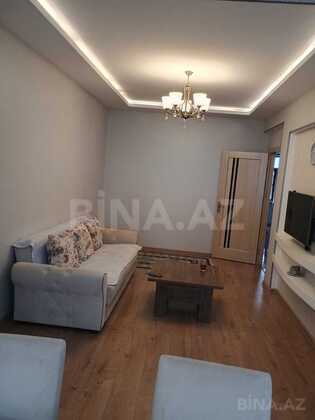 3 otaqlı Köhnə tikili, Bakıxanov q., Bakı