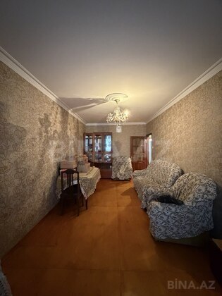 3 otaqlı Köhnə tikili, Bakıxanov q., Bakı