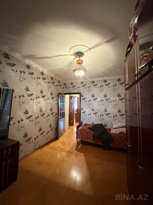 3 otaqlı Köhnə tikili, Bakıxanov q., Bakı