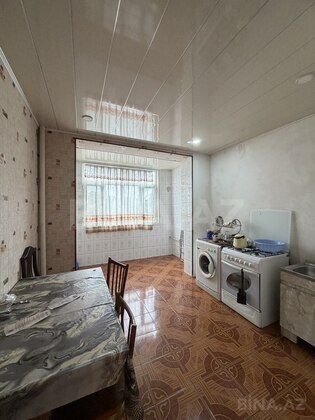 3 otaqlı Köhnə tikili, Bakıxanov q., Bakı