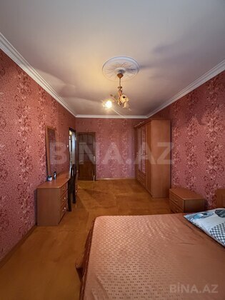 3 otaqlı Köhnə tikili, Bakıxanov q., Bakı