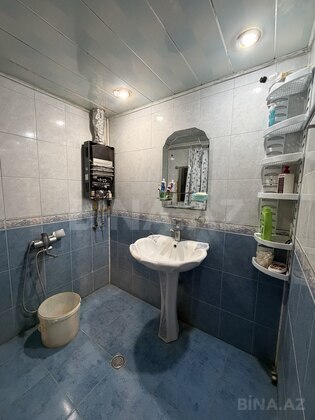 3 otaqlı Köhnə tikili, Bakıxanov q., Bakı
