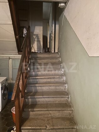3 otaqlı Köhnə tikili, Nizami m., Bakı