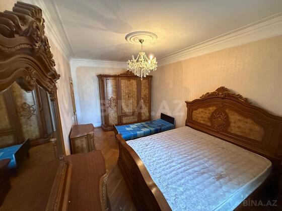 3 otaqlı Köhnə tikili, Xalqlar Dostluğu m., Bakı