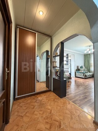 3 otaqlı Köhnə tikili, Qaraçuxur q., Bakı