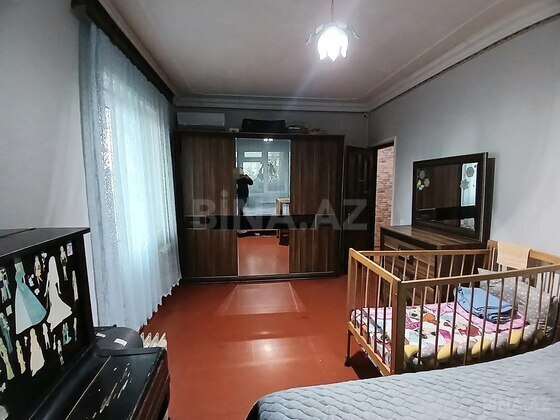 3 otaqlı Köhnə tikili, Xalqlar Dostluğu m., Bakı