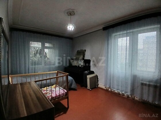 3 otaqlı Köhnə tikili, Xalqlar Dostluğu m., Bakı
