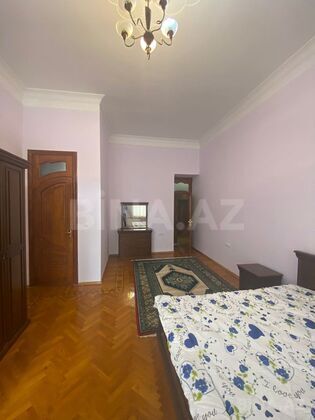 4 otaqlı Köhnə tikili, Nizami m., Bakı