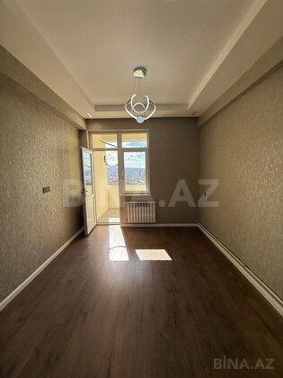 3 otaqlı Yeni tikili, Xırdalan