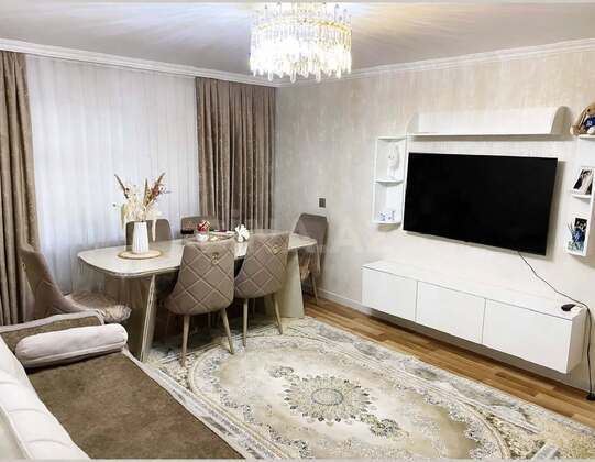 2 otaqlı Köhnə tikili, Neftçilər m., Bakı