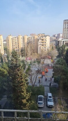 3 otaqlı Köhnə tikili, Memar Əcəmi m., Bakı