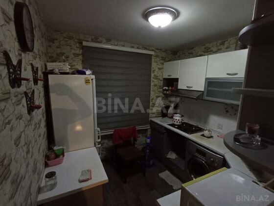 3 otaqlı Köhnə tikili, Elmlər Akademiyası m., Bakı