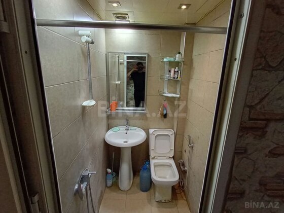 3 otaqlı Köhnə tikili, Elmlər Akademiyası m., Bakı