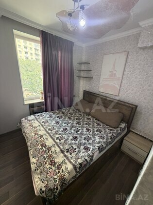 2 otaqlı Köhnə tikili, Elmlər Akademiyası m., Bakı
