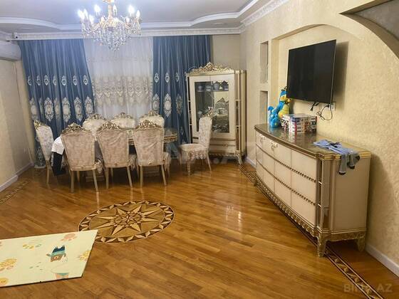 3 otaqlı Köhnə tikili, Səbail r., Bakı