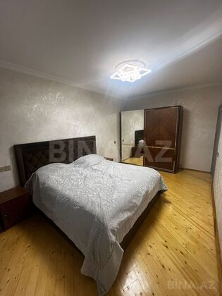 4 otaqlı Köhnə tikili, İnşaatçılar m., Bakı