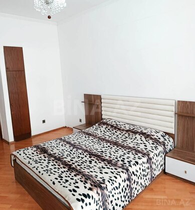 4 otaqlı Köhnə tikili, Nəsimi r., Bakı