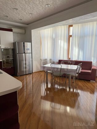 2 otaqlı Yeni tikili, 8 Noyabr m., Bakı