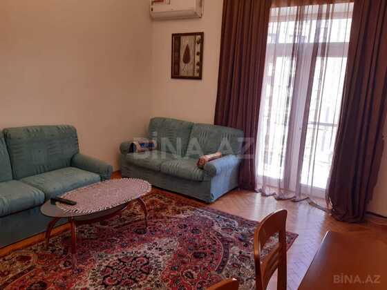 4 otaqlı Köhnə tikili, Nizami m., Bakı