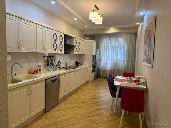 3 otaqlı Yeni tikili, Şah İsmayıl Xətai m., Bakı
