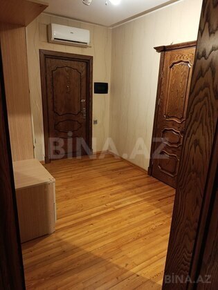 2 otaqlı Köhnə tikili, 8-ci mikrorayon q., Bakı