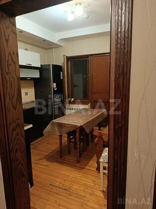 2 otaqlı Köhnə tikili, 8-ci mikrorayon q., Bakı