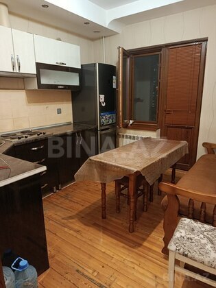 2 otaqlı Köhnə tikili, 8-ci mikrorayon q., Bakı