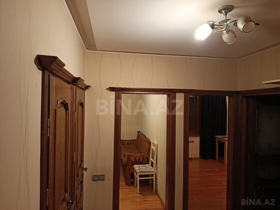 2 otaqlı Köhnə tikili, 8-ci mikrorayon q., Bakı