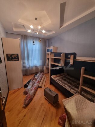 3 otaqlı Köhnə tikili, Şah İsmayıl Xətai m., Bakı
