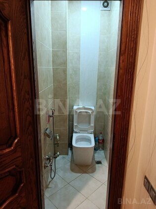 2 otaqlı Köhnə tikili, 8-ci mikrorayon q., Bakı
