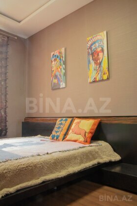 3 otaqlı Köhnə tikili, Şah İsmayıl Xətai m., Bakı
