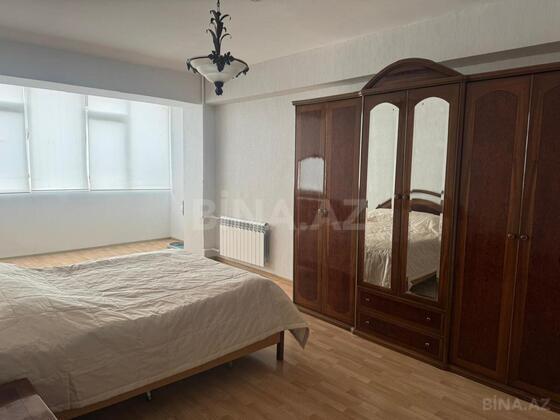 4 otaqlı Köhnə tikili, 28 May m., Bakı
