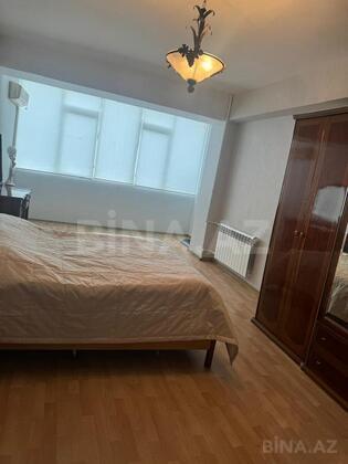 4 otaqlı Köhnə tikili, 28 May m., Bakı