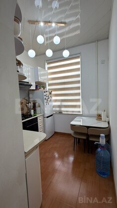 2 otaqlı Köhnə tikili, Bakıxanov q., Bakı