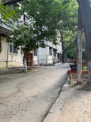3 otaqlı Köhnə tikili, Elmlər Akademiyası m., Bakı