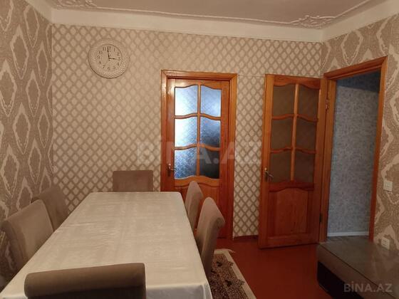 3 otaqlı Köhnə tikili, Qara Qarayev m., Bakı
