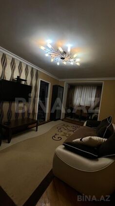 3 otaqlı Köhnə tikili, Neftçilər m., Bakı
