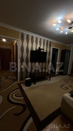 3 otaqlı Köhnə tikili, Neftçilər m., Bakı