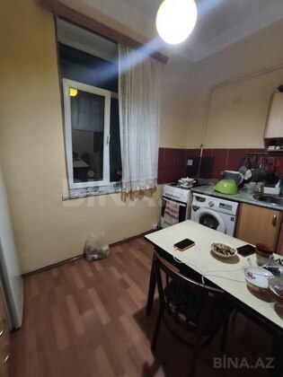 3 otaqlı Köhnə tikili, Neftçilər m., Bakı